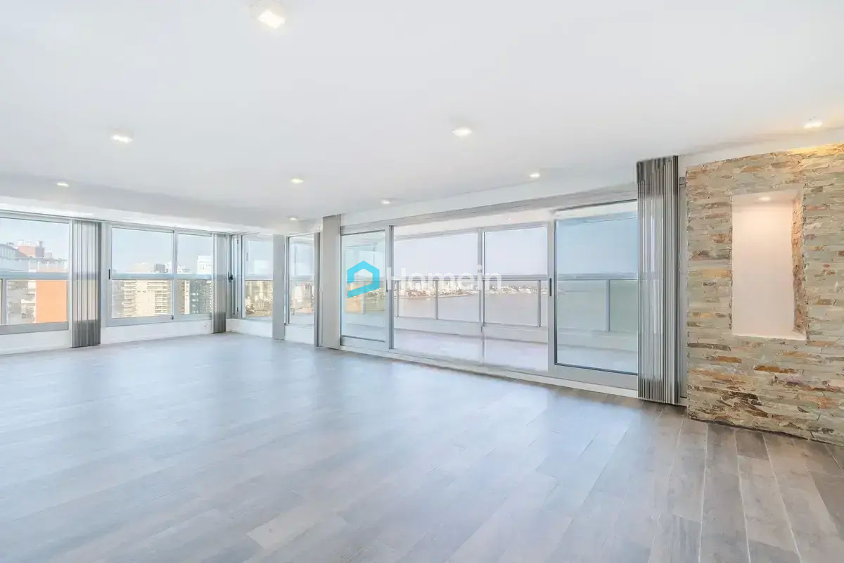 Apartamento ID.724 - ¡Espectacular Oportunidad! PentHouse sobre la Playa Mansa
