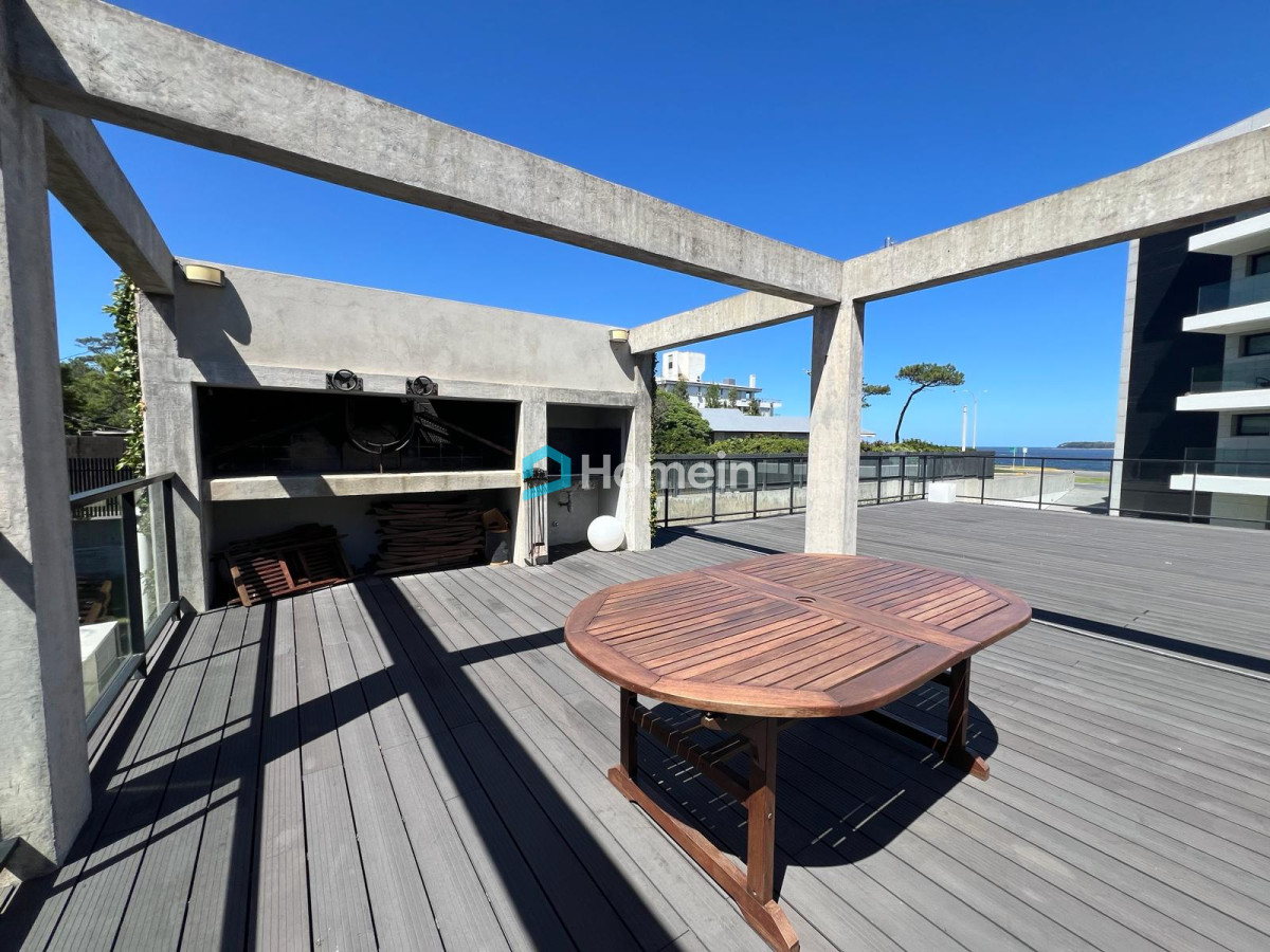 Apartamento ID.2158 - Apartamento de 3 Dormitorios en Suite en Playa Mansa