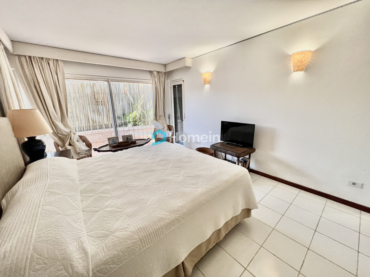 Apartamento ID.1957 - Semipiso de mas de 200 m2 frente al mar