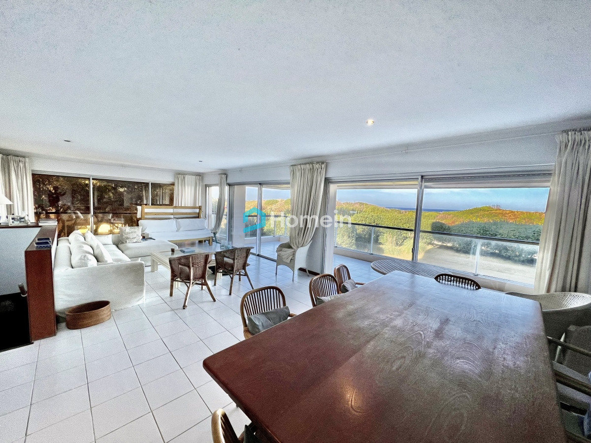 Apartamento ID.1957 - Semipiso de mas de 200 m2 frente al mar