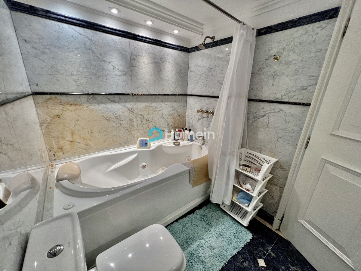 Apartamento ID.1509 - Elegante y Exclusivo. Una joya de la Playa Mansa. Golden Gate. 