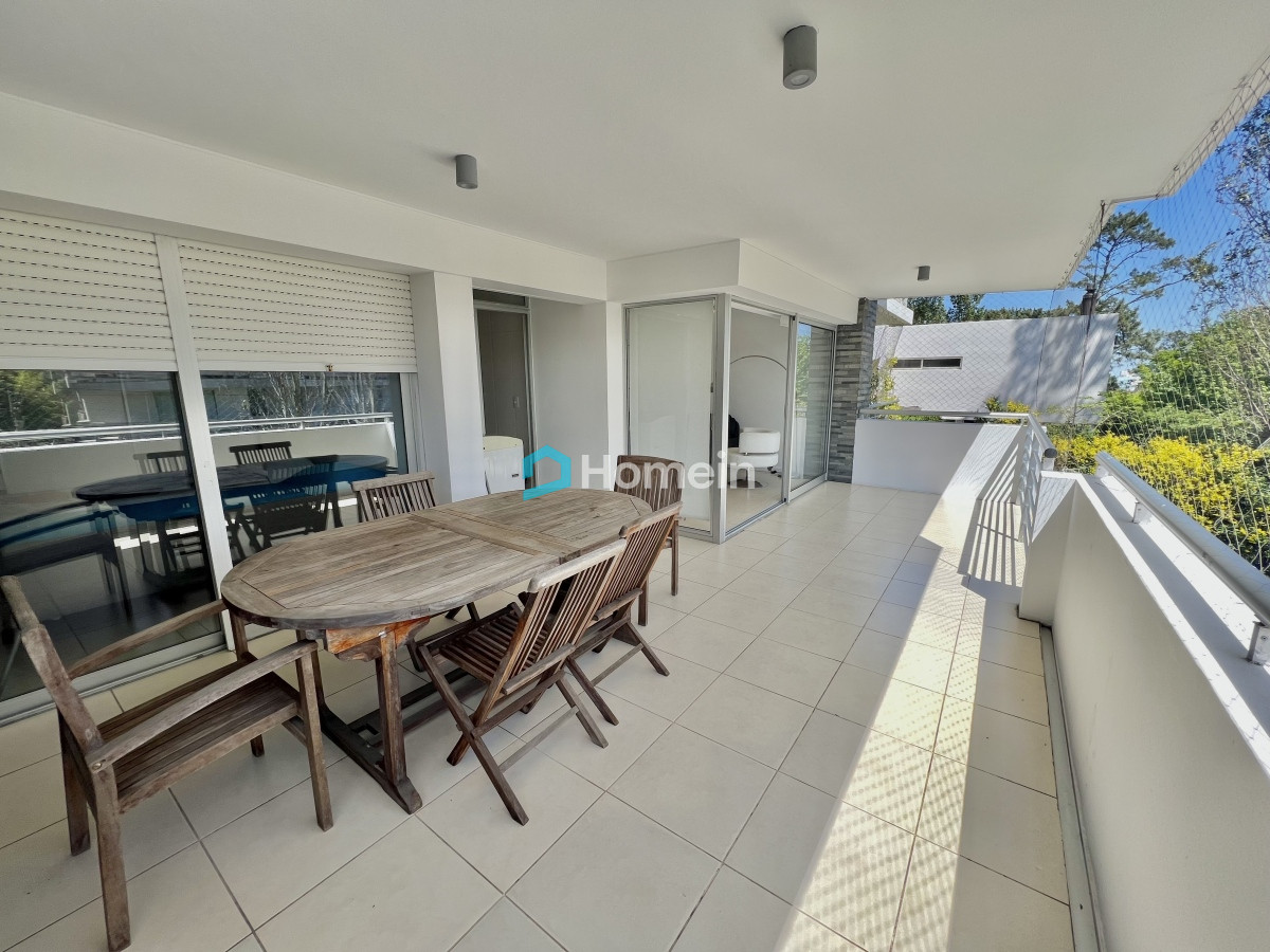 Apartamento ID.2077 - Apartamento con Parrillero Propio a 300 metros de la Mansa. 