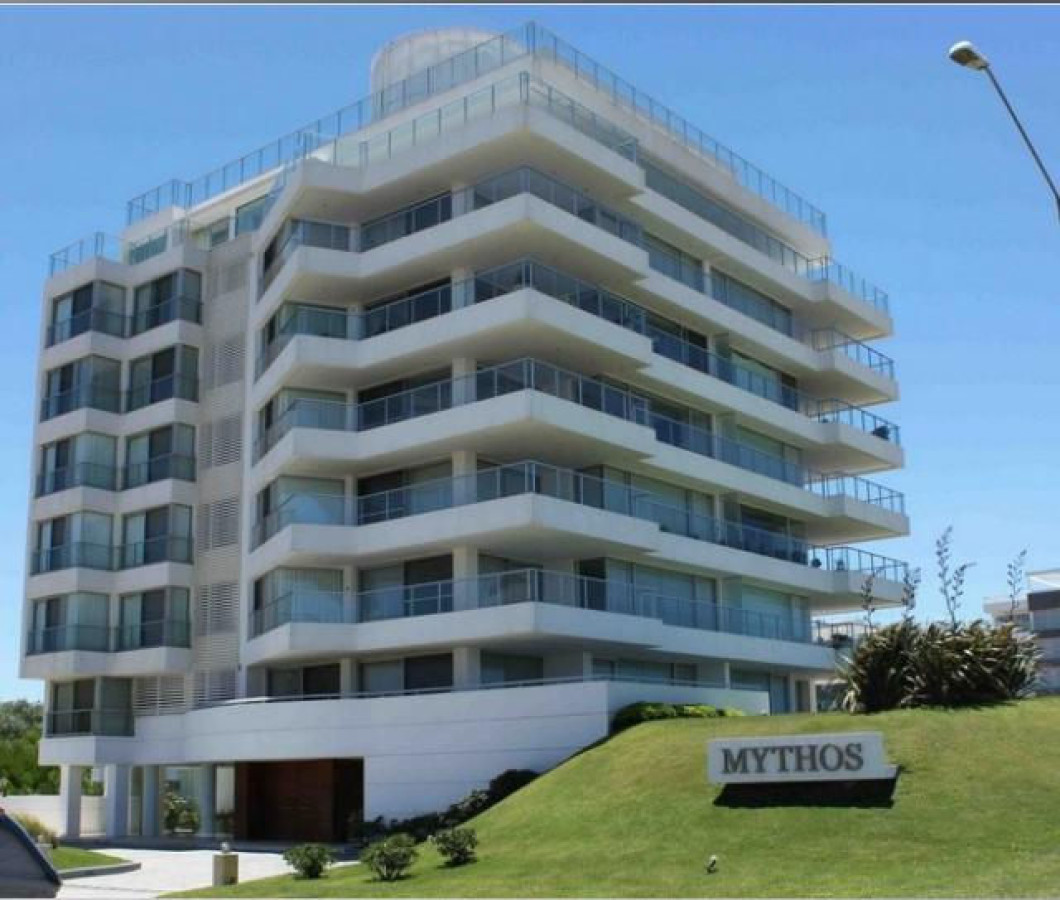Apartamento en venta de 6 Dormitorios en edificio Mythos