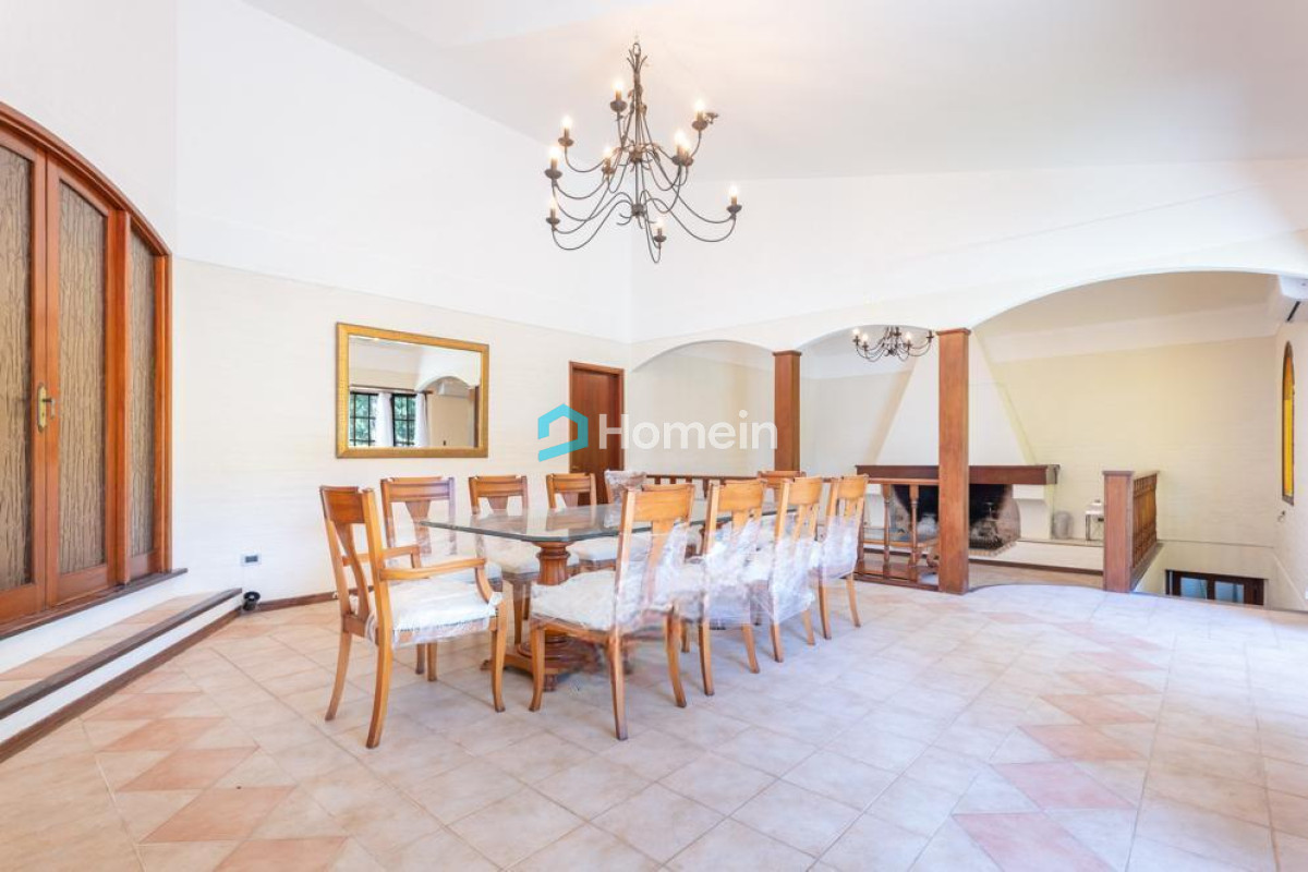 Casa ID.2132 - Esplendida Residencia a metros de los Colegios