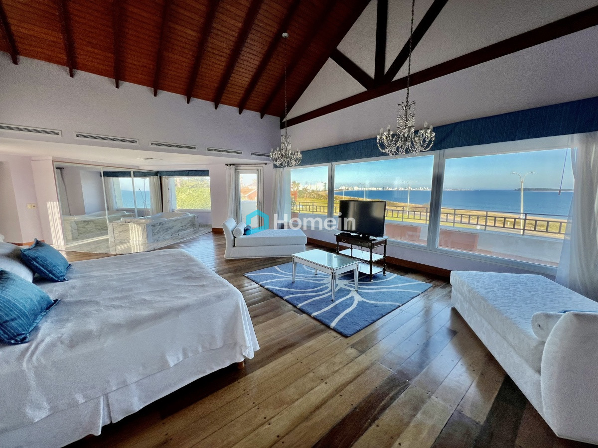 Casa ID.1498 - Espectacular Mansión frente al Mar en Punta del Este