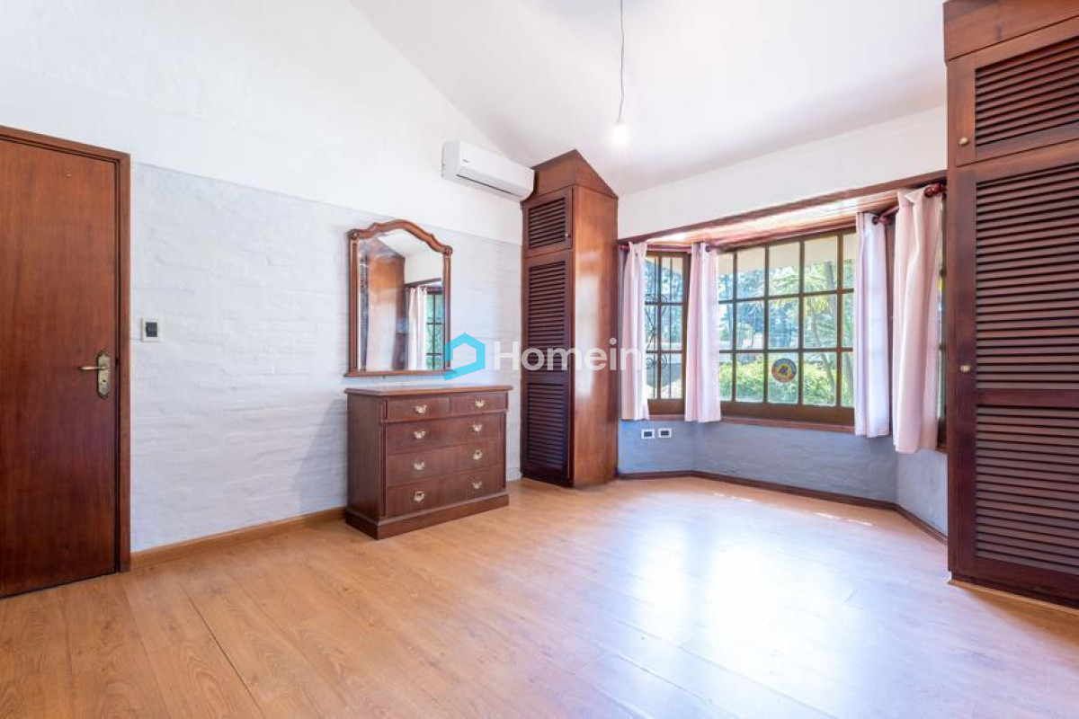 Casa ID.2132 - Esplendida Residencia a metros de los Colegios