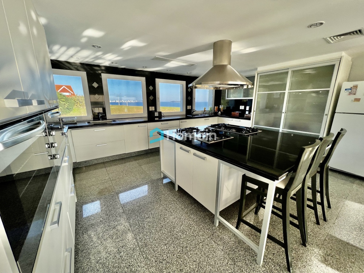 Casa ID.1498 - Espectacular Mansión frente al Mar en Punta del Este