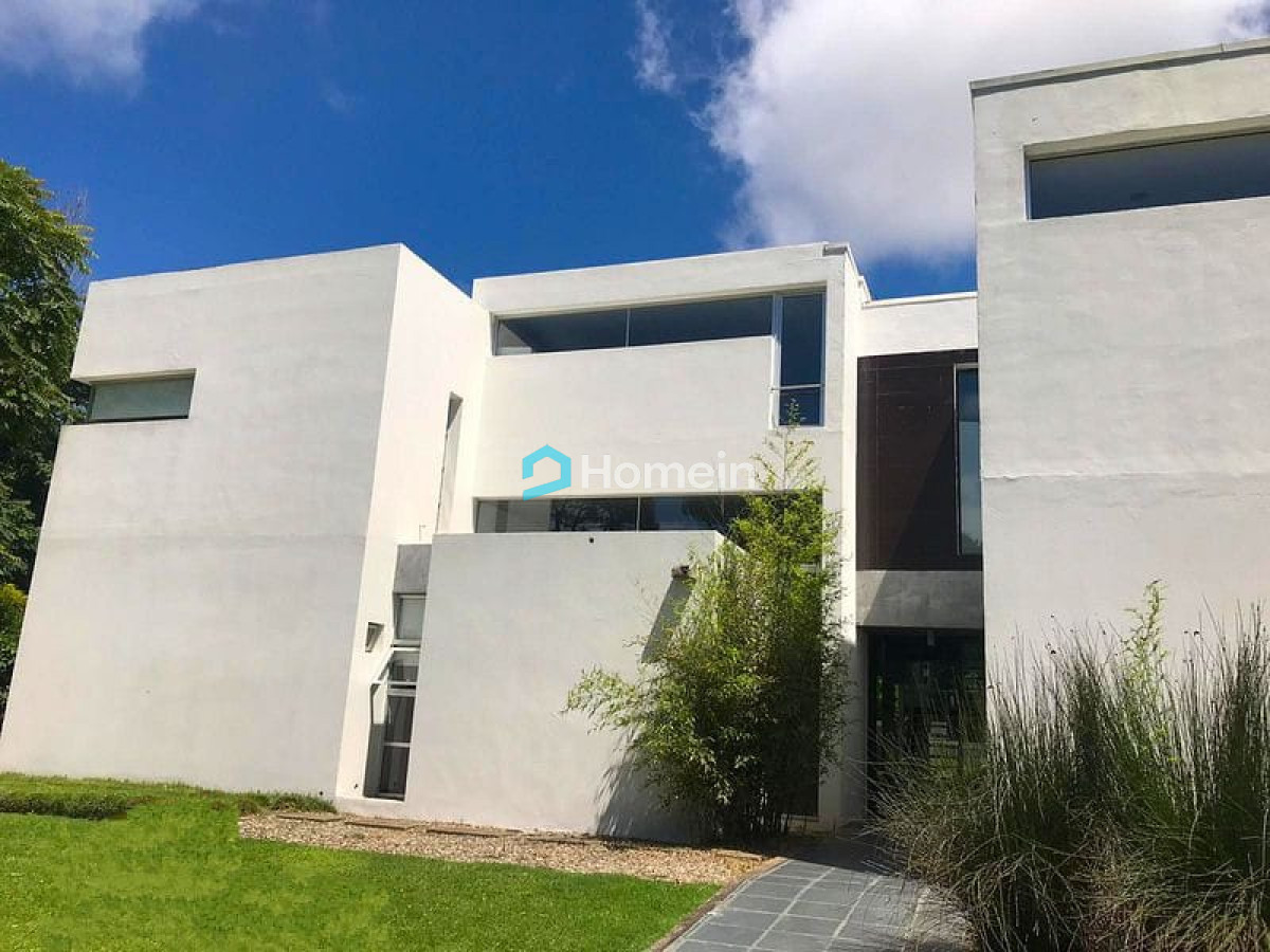 Casa ID.2106 - Hermosa Casa de 5 dormitorios en San Rafael