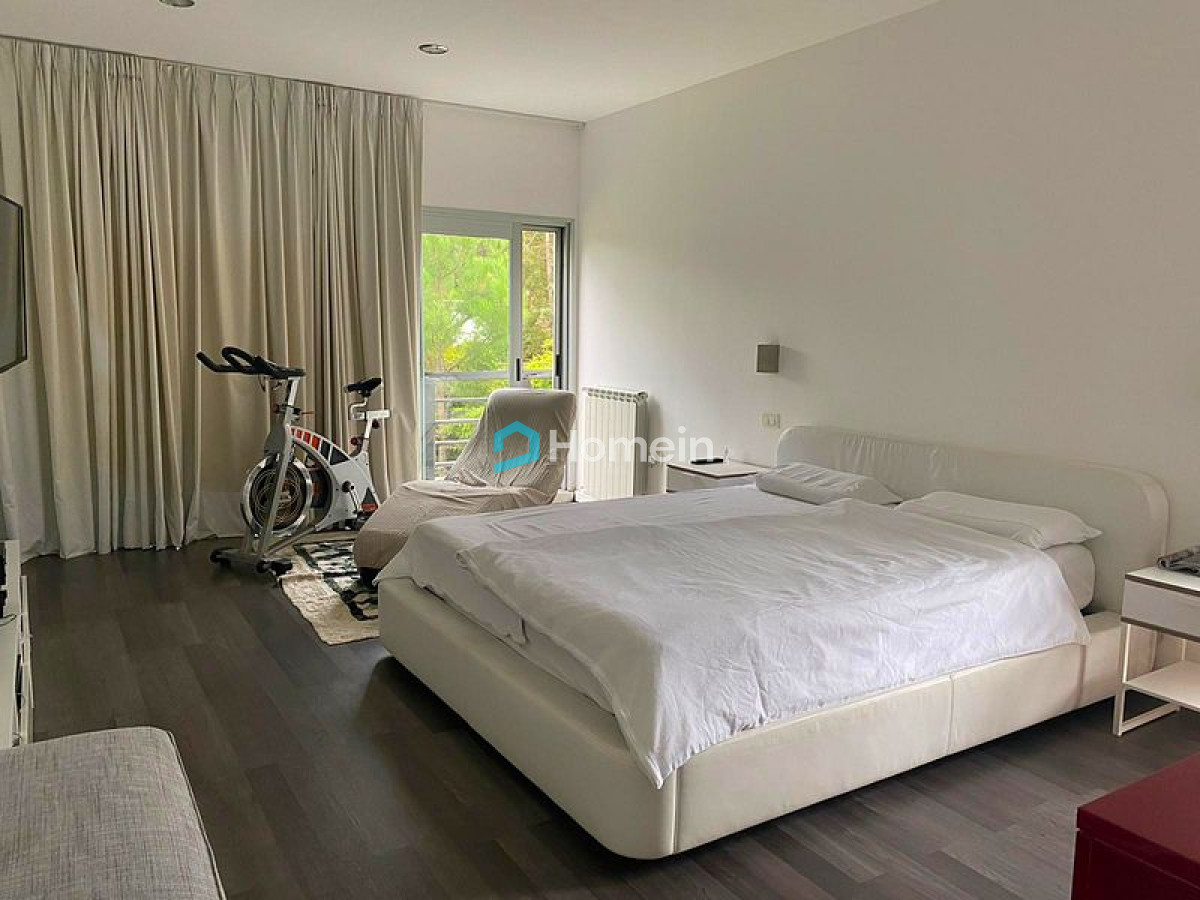 Casa ID.2106 - Hermosa Casa de 5 dormitorios en San Rafael