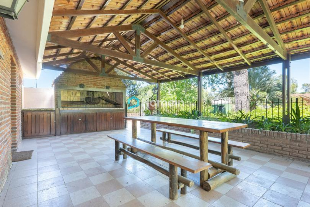 Casa ID.2132 - Esplendida Residencia a metros de los Colegios