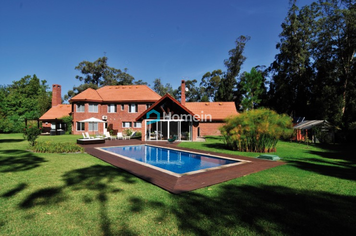 Casa ID.881 - Mansión en Barrio Golf