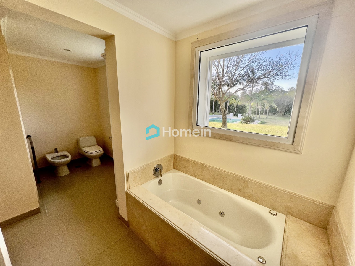 Casa ID.2011 - Exclusiva Mansión en zona Golf de Punta del Este