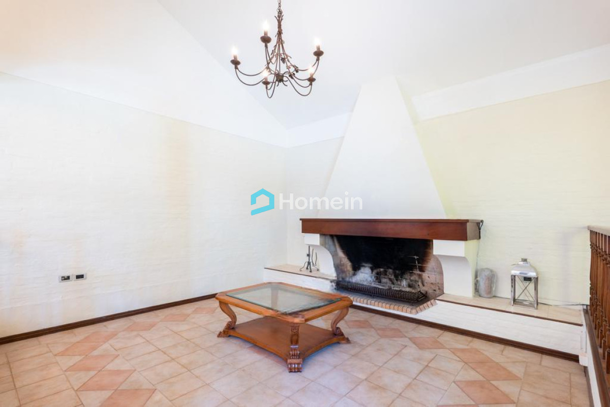 Casa ID.2132 - Esplendida Residencia a metros de los Colegios