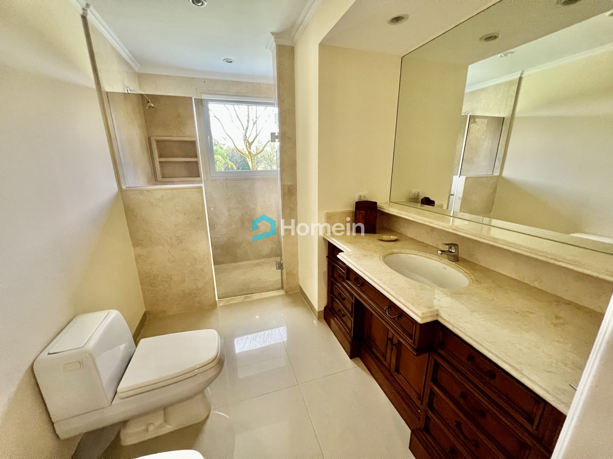 Casa ID.2011 - Exclusiva Mansión en zona Golf de Punta del Este