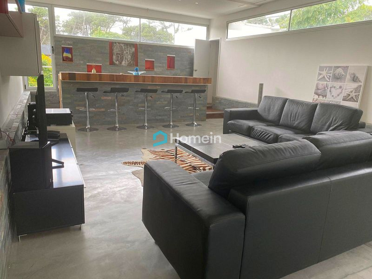 Casa ID.2106 - Hermosa Casa de 5 dormitorios en San Rafael