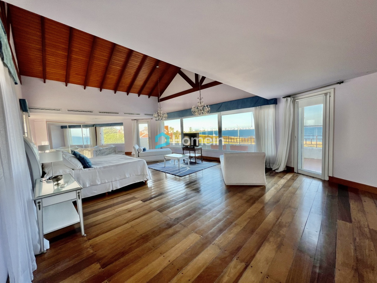 Casa ID.1498 - Espectacular Mansión frente al Mar en Punta del Este
