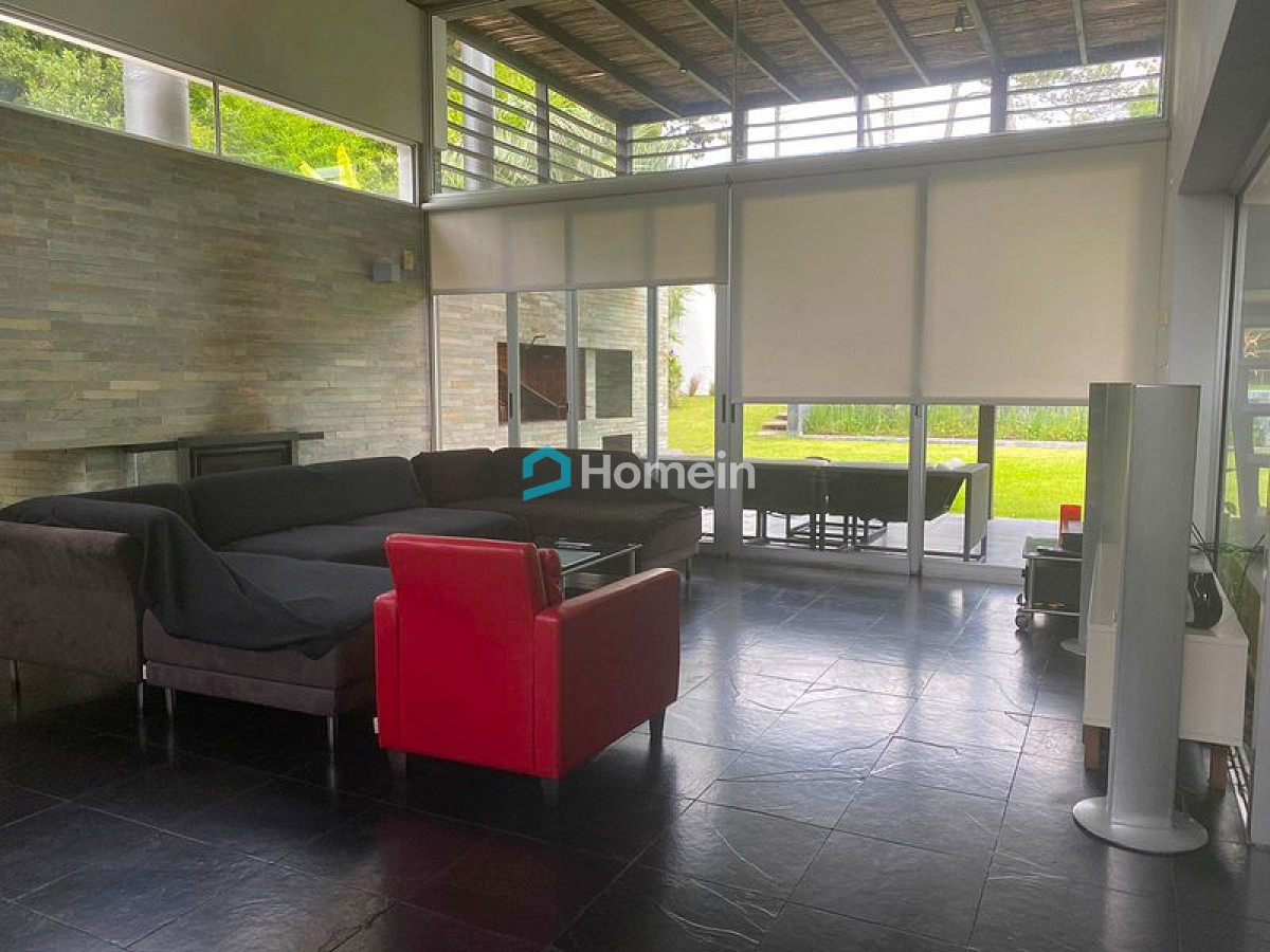 Casa ID.2106 - Hermosa Casa de 5 dormitorios en San Rafael