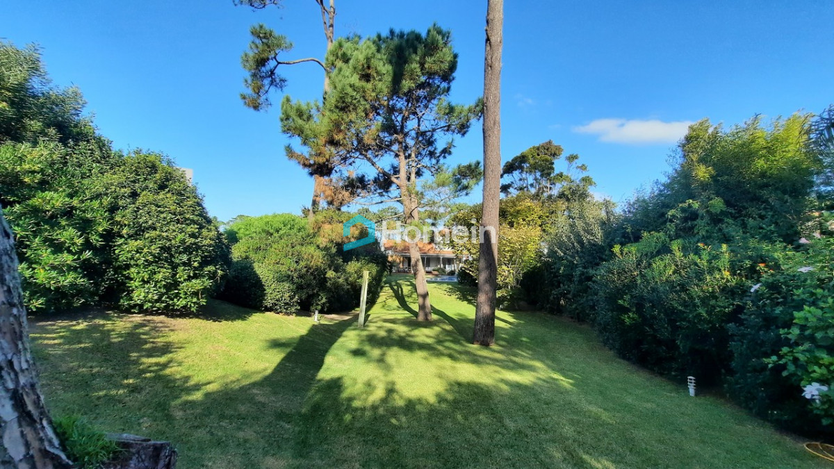 Casa ID.851 - Espectacular Residencia en La Barra con Vista al Mar