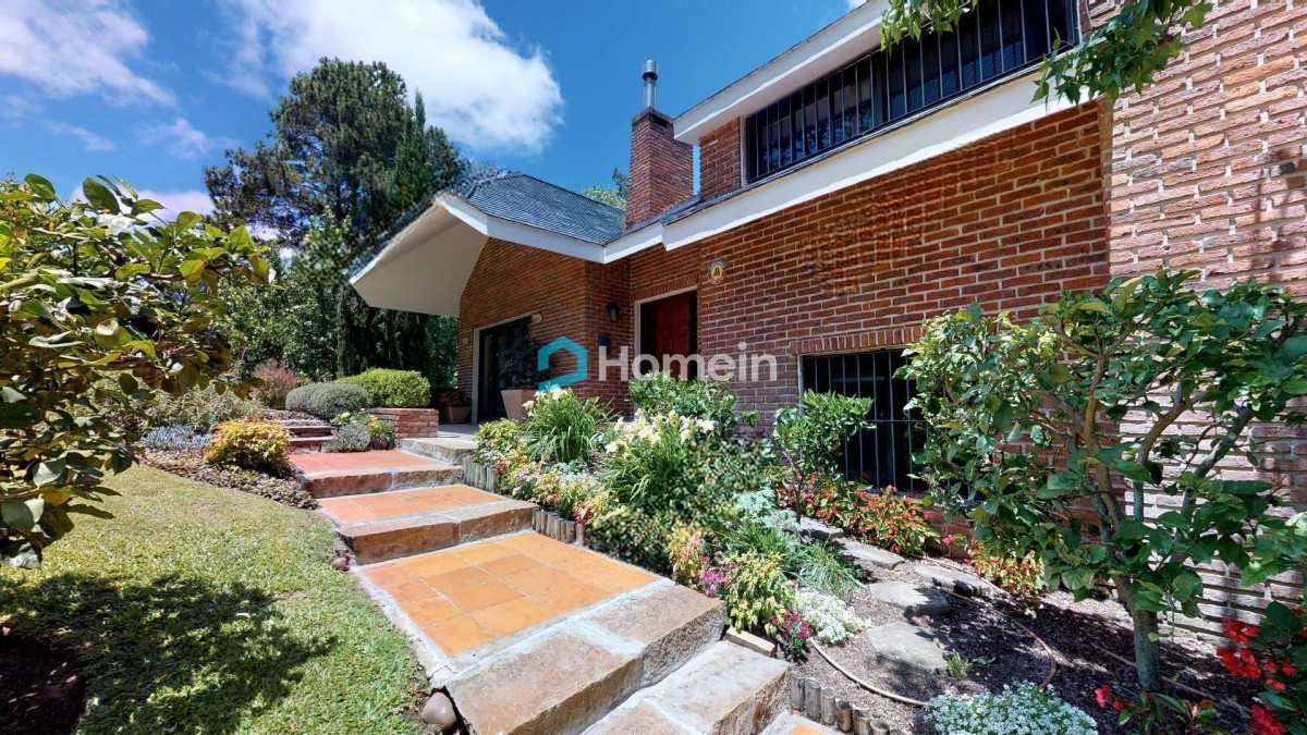 Casa ID.2104 - Chalet Impecable en Lugano, Punta del Este