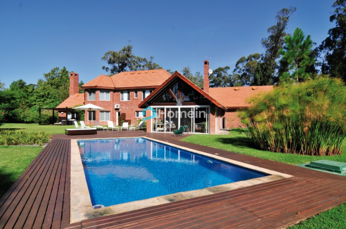 Casa ID.881 - Mansión en Barrio Golf