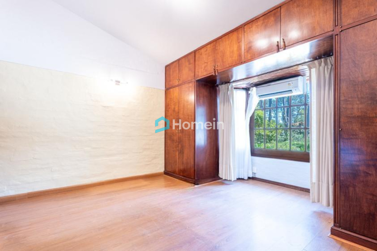 Casa ID.2132 - Esplendida Residencia a metros de los Colegios