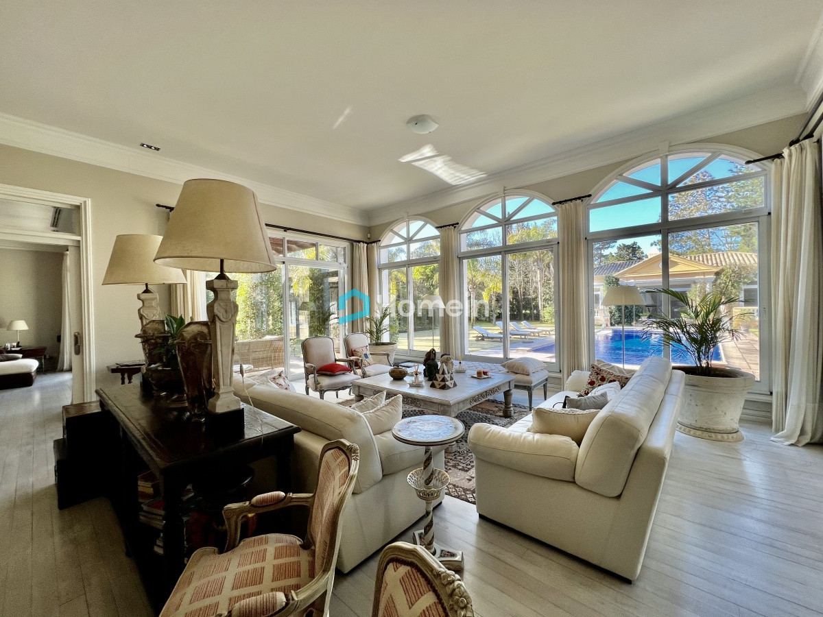 Casa ID.1540 - Espectacular Villa Italiana a pocos metros del Océano