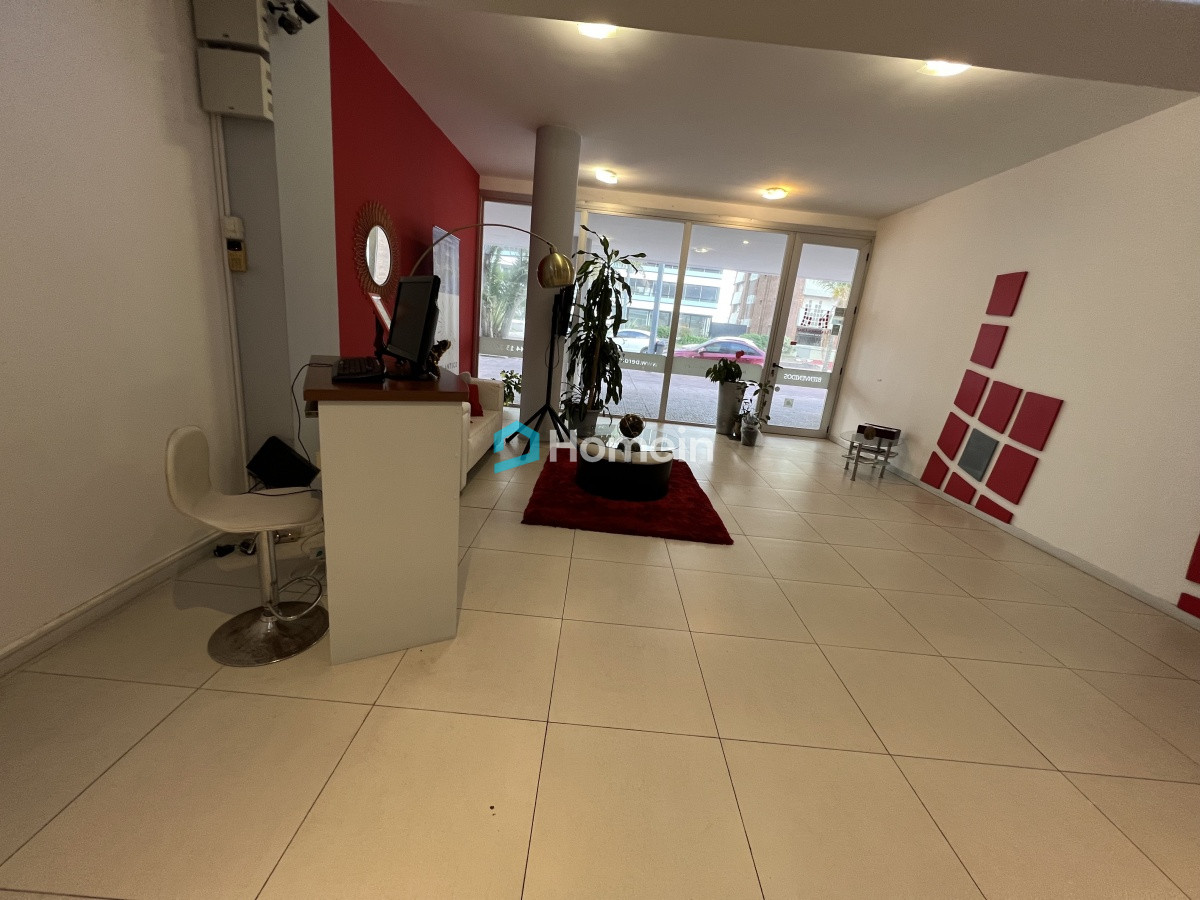 Local Comercial ID.1463 - Local en Peninsula a una cuadra del Puerto con Renta