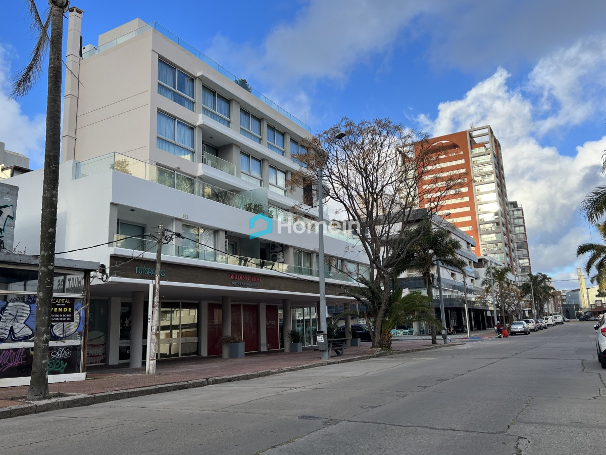 Local Comercial ID.1463 - Local en Peninsula a una cuadra del Puerto con Renta