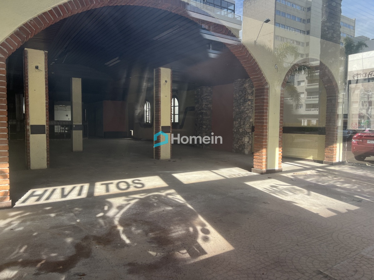 Terreno ID.1457 - 2 Locales sobre Gorlero aptos para edificar altura