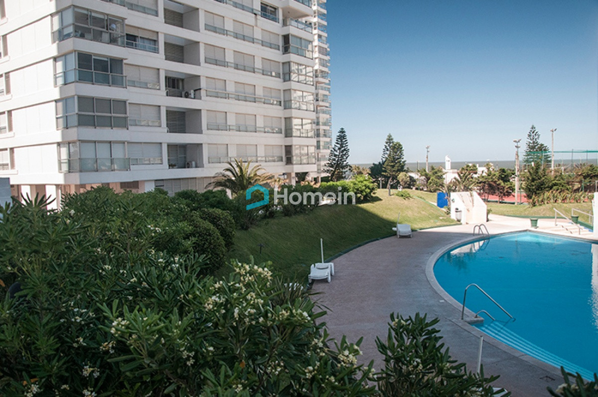 Apartamento ID.2127 - Apartamento en Complejo frente al mar en Playa Mansa de Punta del Este
