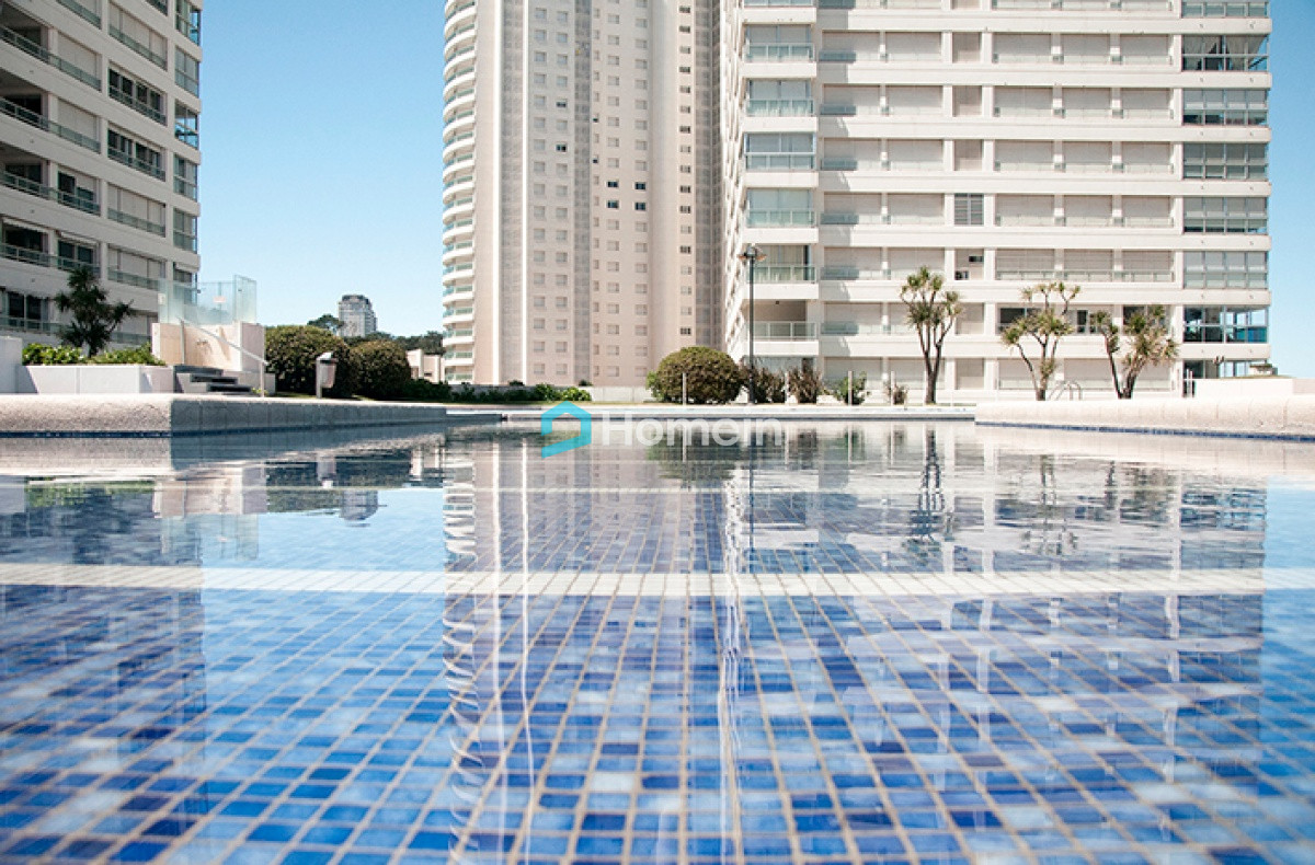 Apartamento ID.2127 - Apartamento en Complejo frente al mar en Playa Mansa de Punta del Este