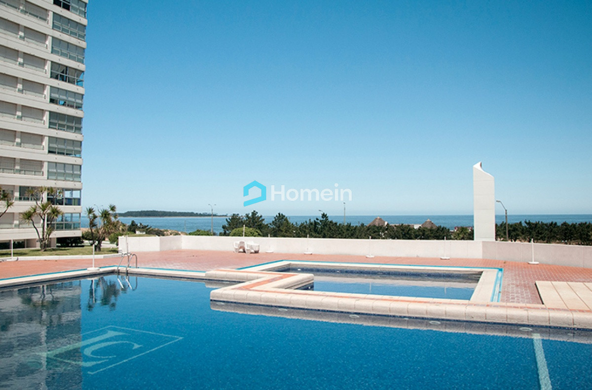 Apartamento ID.2127 - Apartamento en Complejo frente al mar en Playa Mansa de Punta del Este