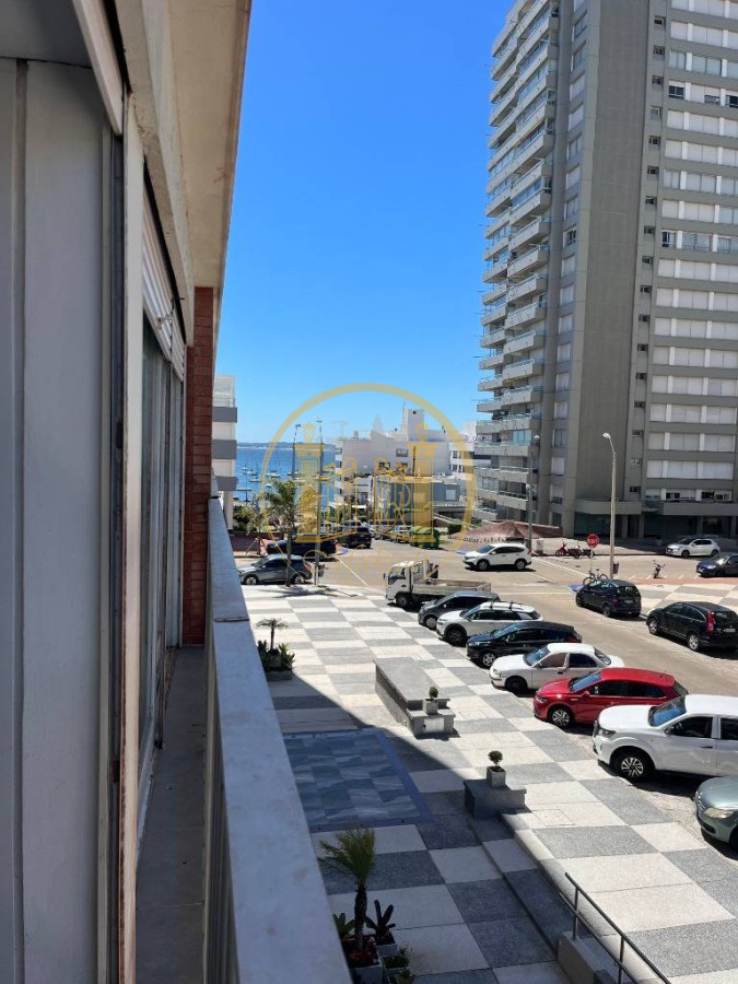 Apartamento ID.549 - Vendo apartamento, 1 dormitorio, balcón, cochera, Península, Punta del este, Maldonado