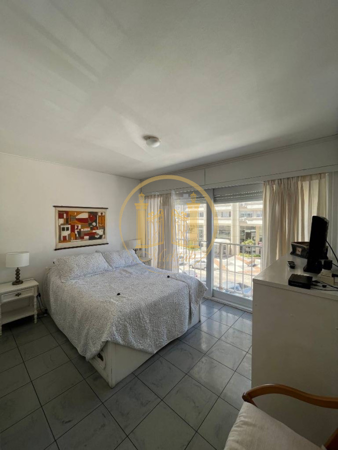 Apartamento ID.549 - Vendo apartamento, 1 dormitorio, balcón, cochera, Península, Punta del este, Maldonado