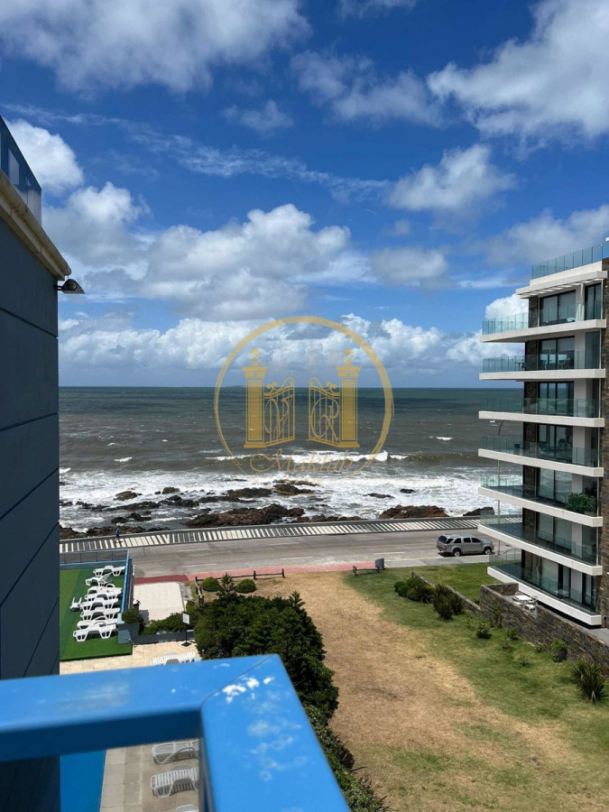 Apartamento ID.240 - Vendo Apartamento, 2 dormitorio, 2 baños, Península, Punta del este, Maldonado