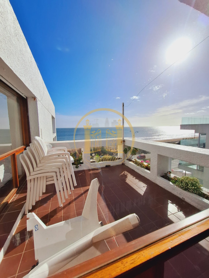 Apartamento ID.306 - ALQUILO APARTAMENTO FRENTE AL MAR, 2 DORMITORIOS, 2 BAÑOS, GARAGE, PUNTA DEL ESTE, MALDONADO.