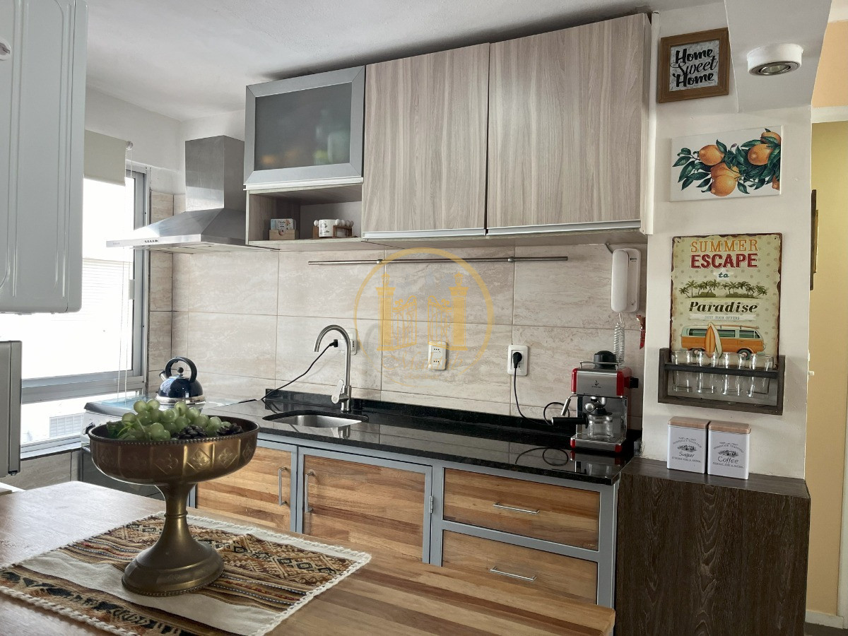 Apartamento ID.820 - VENDO APARTAMENTO, 2 DORMITORIOS, 2 BANOS, GARAJE, PENINSULA, PUNTA DEL ESTE, MALDONADO 