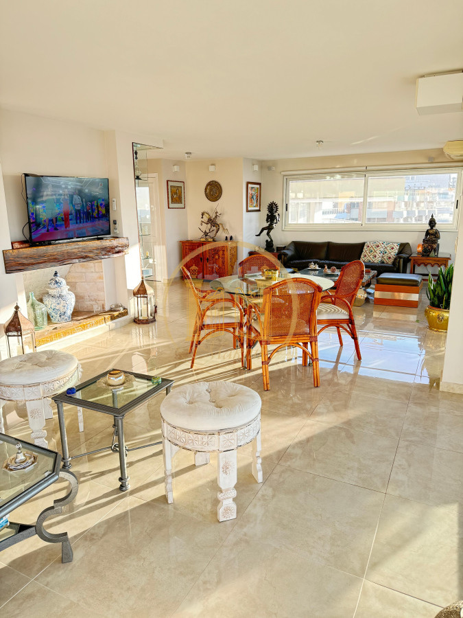 Apartamento ID.836 - VENDO APARTAMENTO, 3 DORMITORIOS, 3 BANOS, BALCON, PENINSULA, PUNTA DEL ESTE, MALDONADO 
