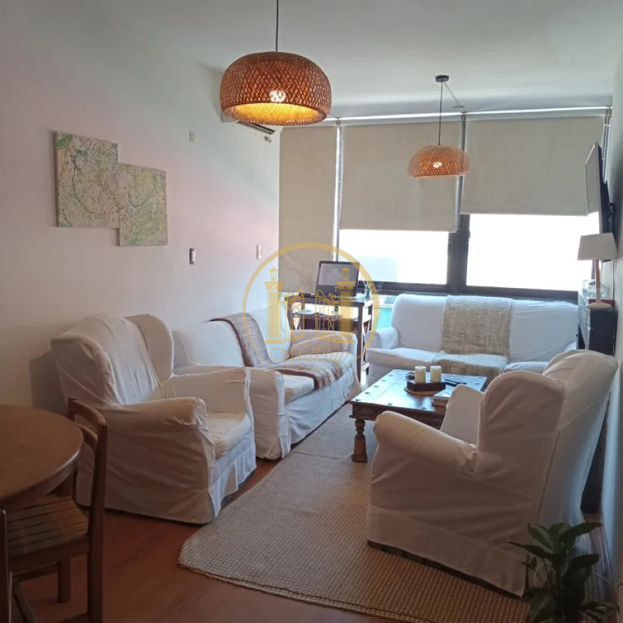 Apartamento ID.1160 - VENDO APARTAMENTO O PERMUTO, 2 DORMITORIOS, ESTUFA A LENA, CENTRO, MALDONADO 