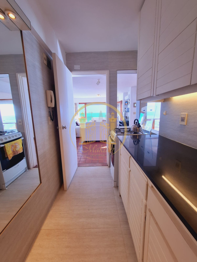 Apartamento ID.306 - ALQUILO APARTAMENTO FRENTE AL MAR, 2 DORMITORIOS, 2 BAÑOS, GARAGE, PUNTA DEL ESTE, MALDONADO.