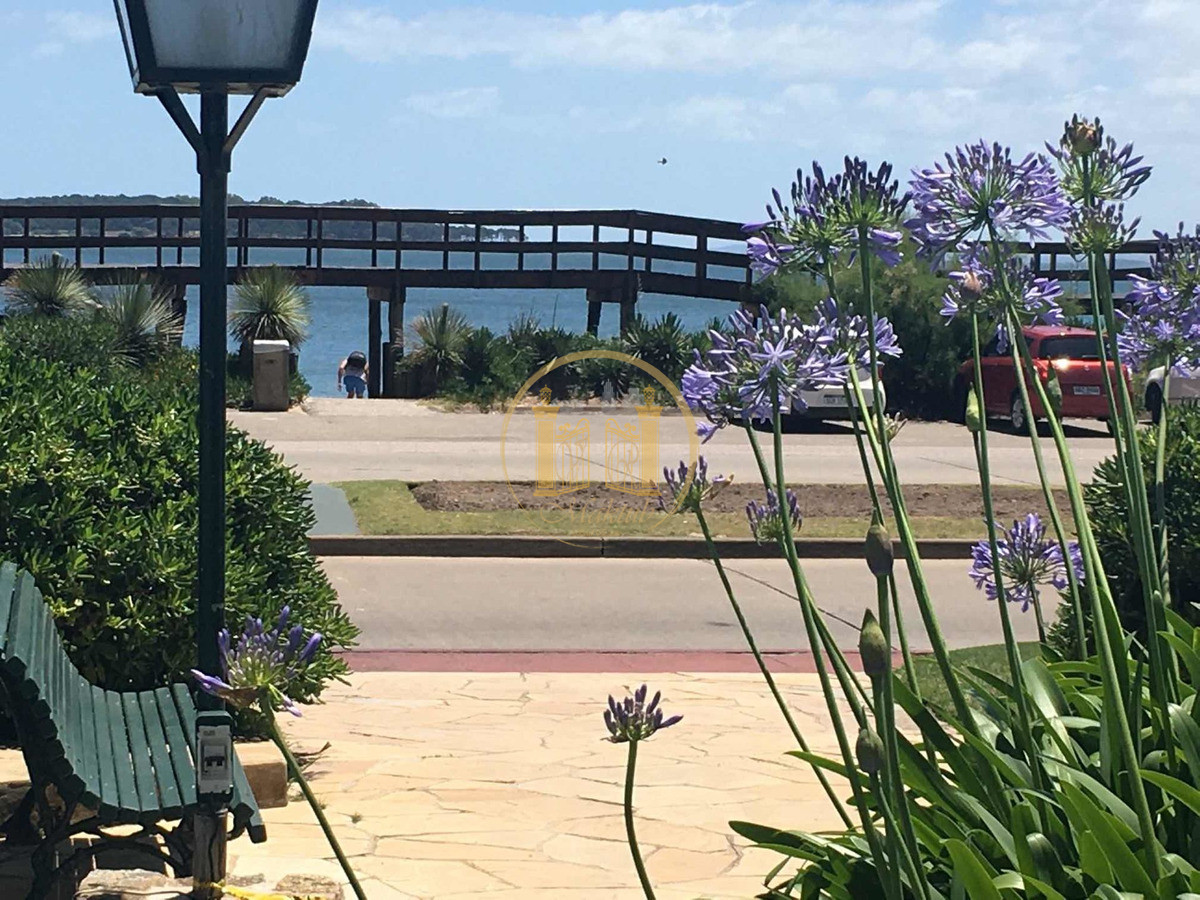 Apartamento ID.104 - Vendo Apartamento, 1 dormitorio y medio, frente a la mansa, Punta del este, Maldonado