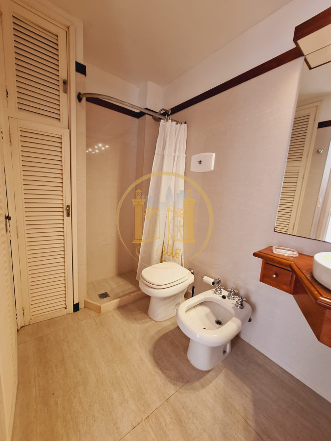 Apartamento ID.306 - ALQUILO APARTAMENTO FRENTE AL MAR, 2 DORMITORIOS, 2 BAÑOS, GARAGE, PUNTA DEL ESTE, MALDONADO.