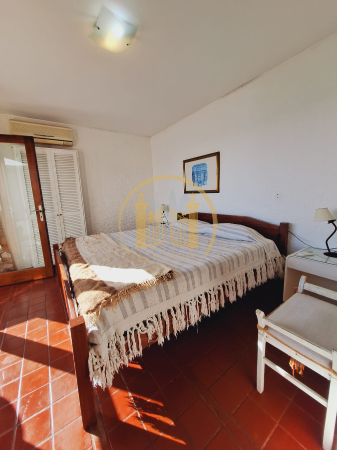 Apartamento ID.306 - ALQUILO APARTAMENTO FRENTE AL MAR, 2 DORMITORIOS, 2 BAÑOS, GARAGE, PUNTA DEL ESTE, MALDONADO.