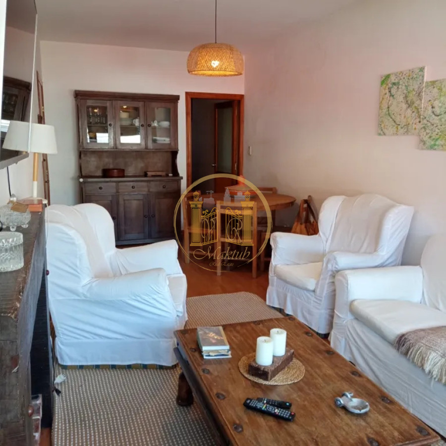 Apartamento ID.1160 - VENDO APARTAMENTO O PERMUTO, 2 DORMITORIOS, ESTUFA A LENA, CENTRO, MALDONADO 