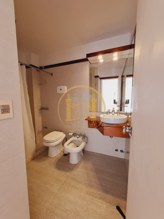 Apartamento ID.306 - ALQUILO APARTAMENTO FRENTE AL MAR, 2 DORMITORIOS, 2 BAÑOS, GARAGE, PUNTA DEL ESTE, MALDONADO.