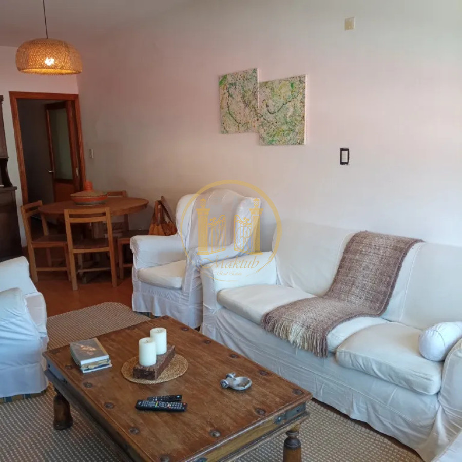 Apartamento ID.1160 - VENDO APARTAMENTO O PERMUTO, 2 DORMITORIOS, ESTUFA A LENA, CENTRO, MALDONADO 