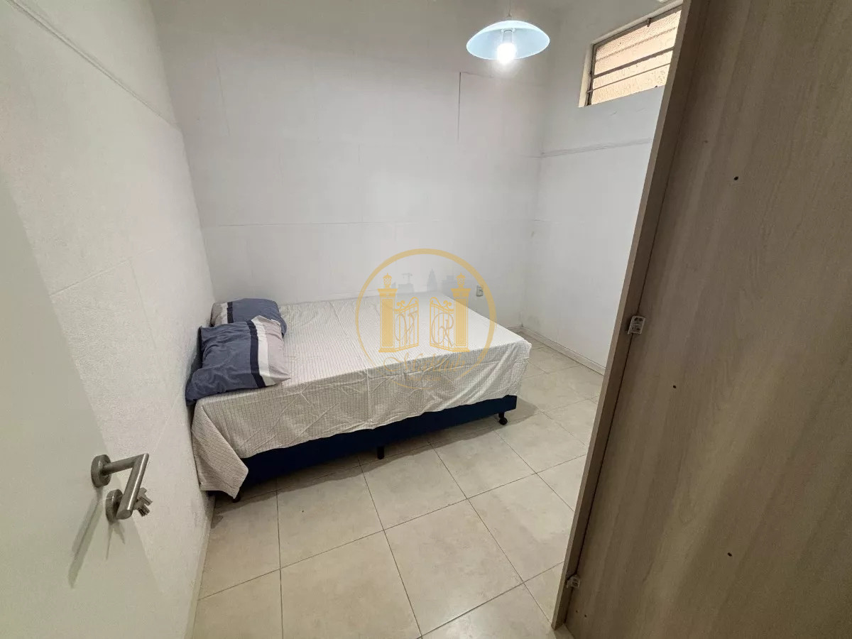 Apartamento ID.870 - VENDO APARTAMENTO, 2 DORMITORIOS, PATIO, CENTRO, MONTEVIDEO