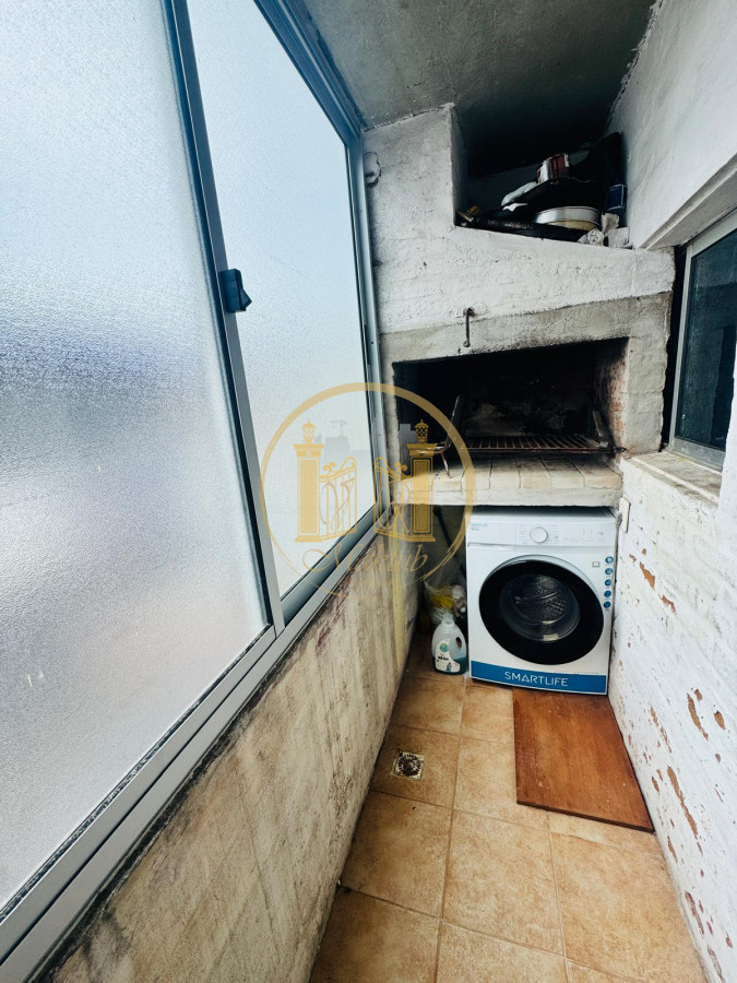 Apartamento ID.946 - VENDO APARTAMENTO, 2 DORMITORIOS, BALCON CON PARRILLERO, COCHERA, CENTRO, MALDONADO 