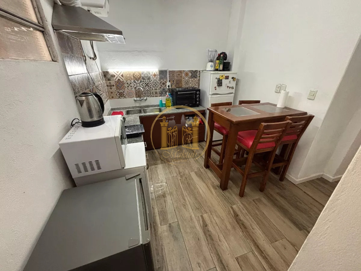 Apartamento ID.870 - VENDO APARTAMENTO, 2 DORMITORIOS, PATIO, CENTRO, MONTEVIDEO