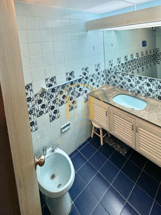 Apartamento ID.822 - VENDO APARTAMENTO, 2 DORMITORIOS, 2 BANOS, GARAJE, PENINSULA, PUNTA DEL ESTE, MALDONADO 